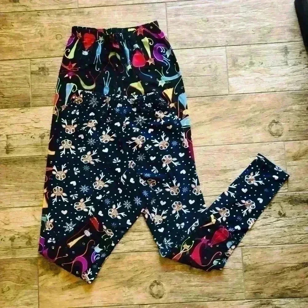 Lot of 2 leggins best fit women small or youth XL